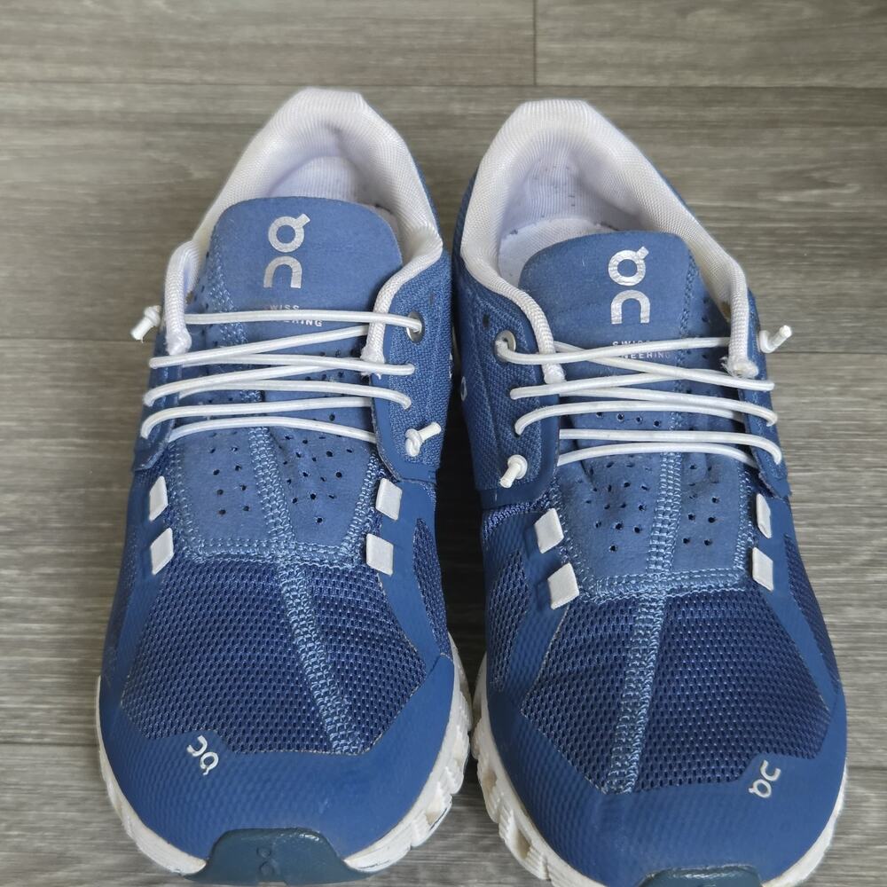 On Cloud 5 Blue White Women’s US 7.5 Shoes Swiss Engineering - Picture 2 of 11
